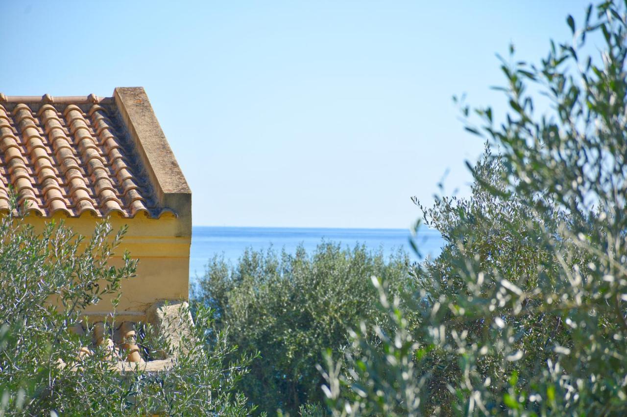 Pebbles And Sea At Barbati With Shared Pool Apartment Luaran gambar